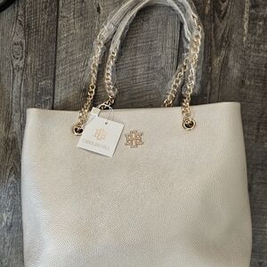 Caroline Hill Elegant Cream Shoulder Bag